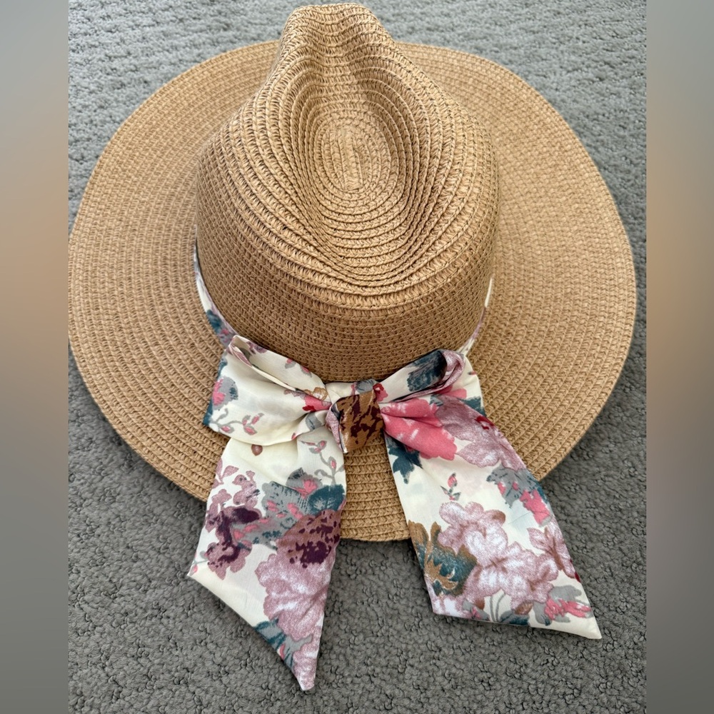Straw Sun Hat with Floral Tie Bow. NWT